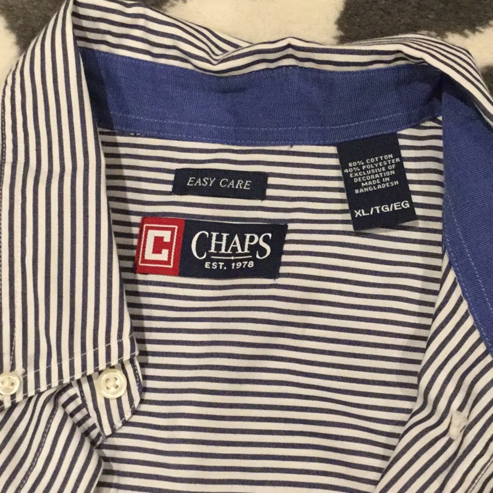Button down - Picture 2 of 2